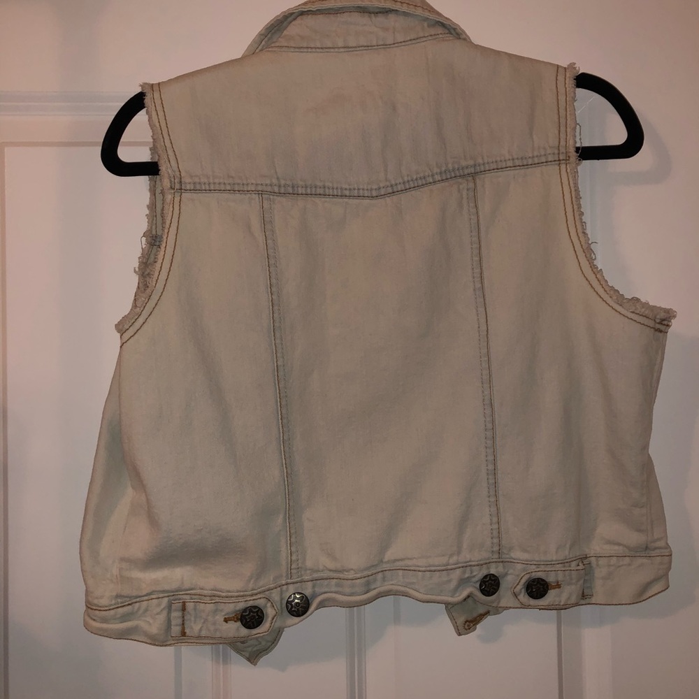 Jean Vest - Picture 3 of 4